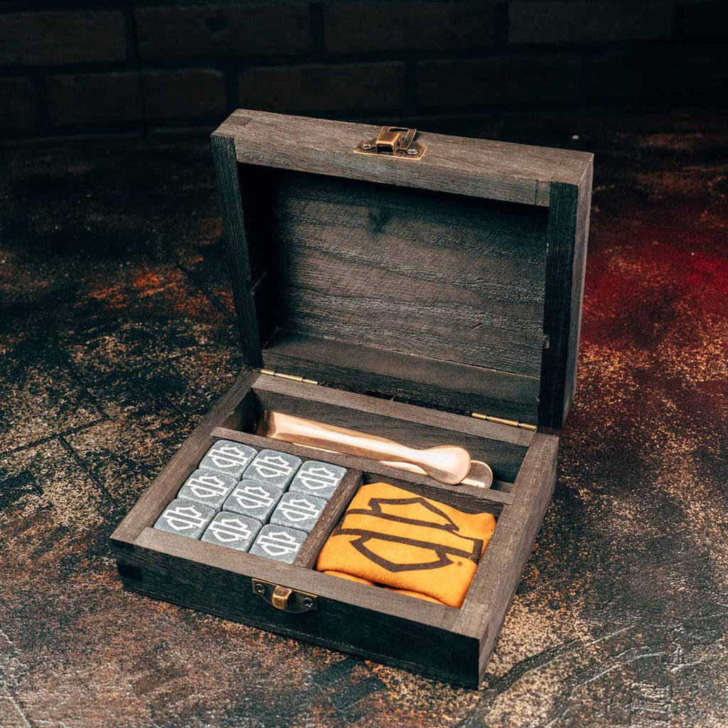 Open Bar & Shield Stone Ice Cube Travel Set